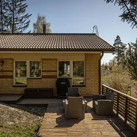 Rivitalo Luontopolkujen Vieressae Apartamento Helsinki