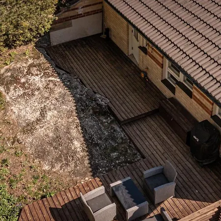 Rivitalo Luontopolkujen Vieressae