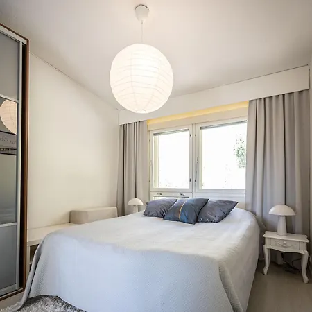 Rivitalo Luontopolkujen Vieressae Helsinki